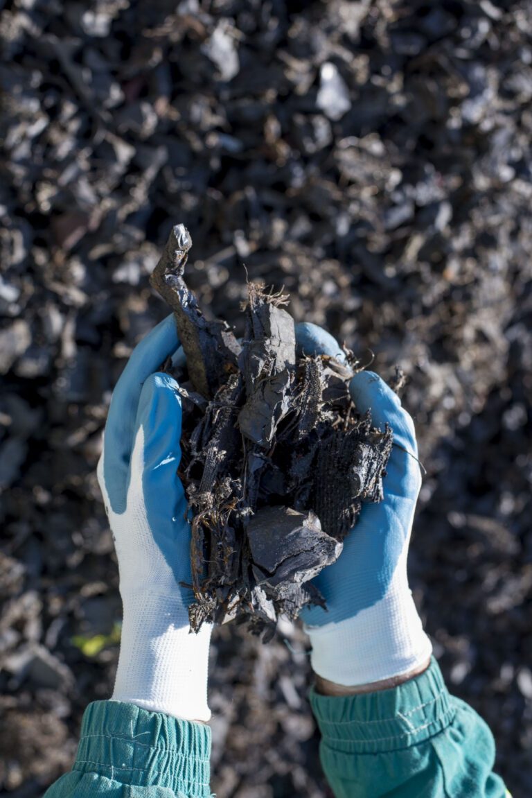 używanie recyklingowych tworzyw podczas budowy dróg